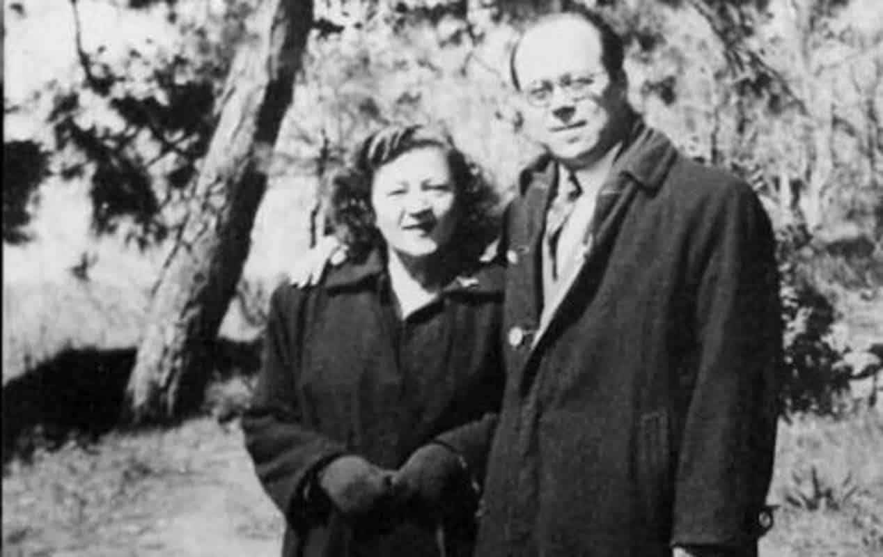 <p>İyilik eden mükâfat beklediği an tefecidir. </p>
<p>Kahramanlık, hatada ısrar etmemektir.</p>