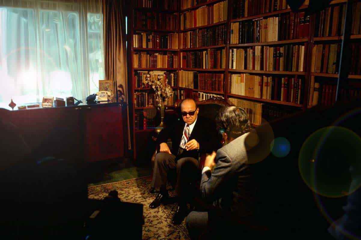 <p>Zulmün karşısında tarafsızlık, namussuzluktur.</p>