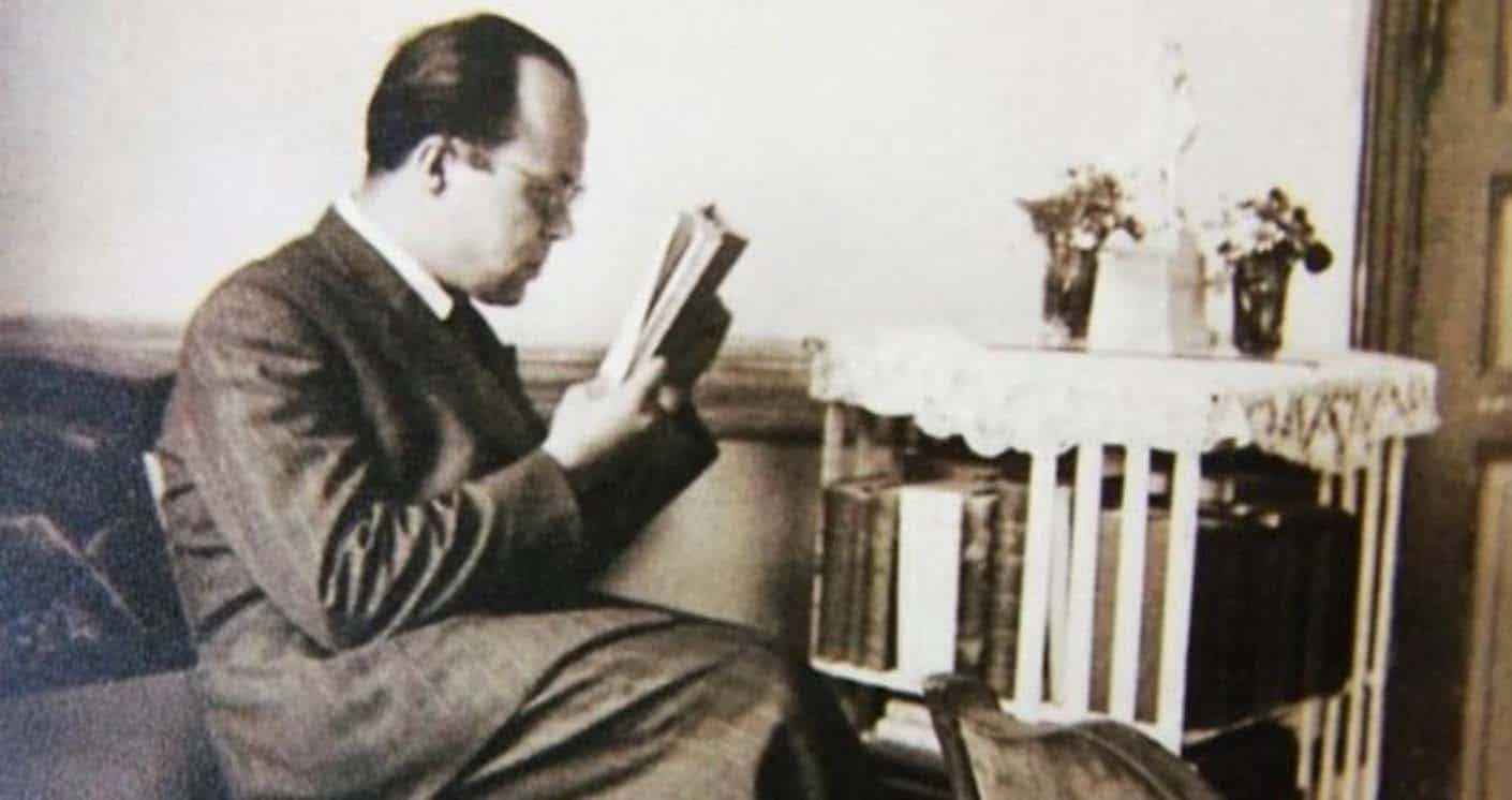 <p>Hiçbir zafer umulanı vermez ve hiçbir yenilgi mutlak değildir.</p>