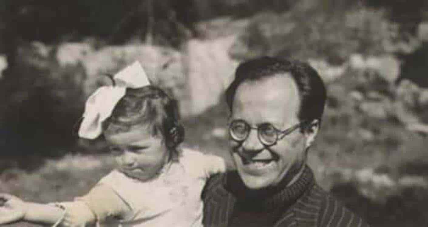 <p>İmânsız ve idealsiz nesiller türettik.Pusuda bekleyen yabancı ideolojiler setleri yıkılan ırmaklar gibi yayıldılar ülkeye.</p>