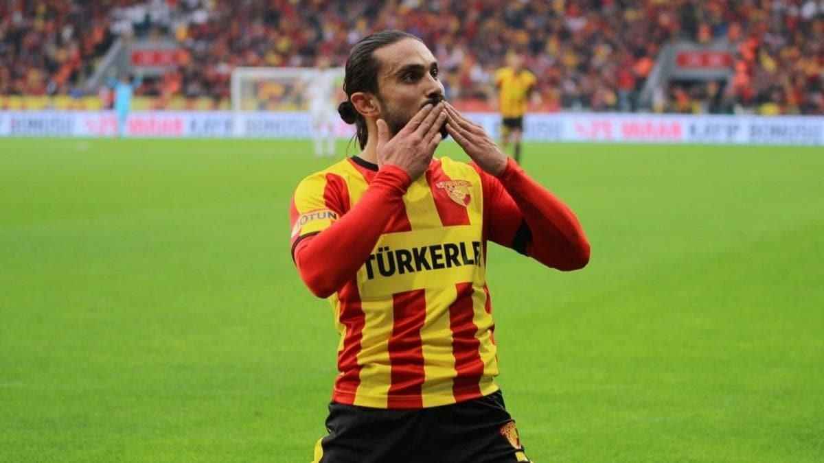 Halil Akbunar

Yönetim, kadroyu yerli futbolcularla takviye etmek için girişimlerini sürdürüyor. Listenin ilk sırasında, Göztepe forması giyen Halil Akbunar var. Geçtiğimiz sezon başında da Galatasaray'ın gündeminde yer alan Halil, milli takımın geniş kadrosunda olmasına rağmen 26 kişilik ekibe dahil edilmemişti.