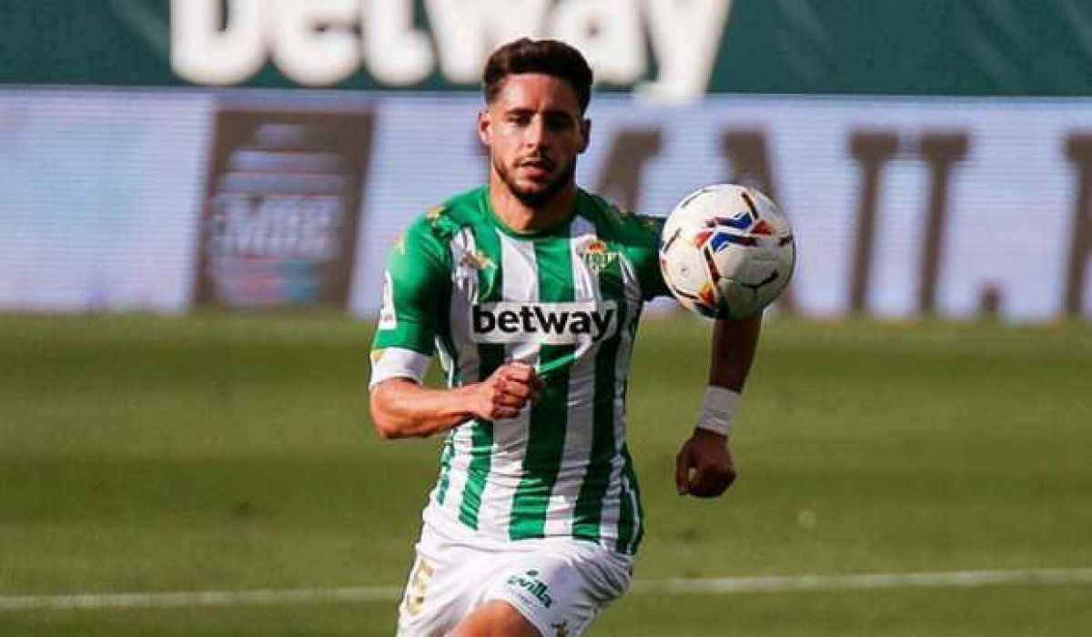 Alex Moreno

Seçim sonrasında bombaları art arda patlatmak isteyen Galatasaray'da gündem sol bek... Saracchi için Leipzig'le anlaşamayan Cim Bom, Real Betis'li Alex Moreno'yu listesine aldı. Sarı-Kırmızılı profesyonellerin, önümüzdeki günlerde İspanya çıkarması yapabileceği öğrenildi.