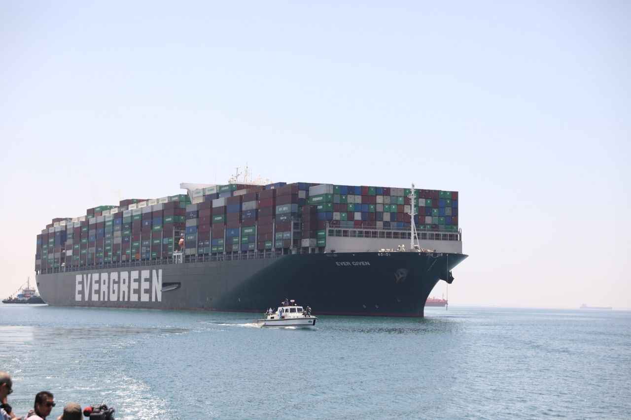 Dev yük gemisinin ülkenin kuzey bölgesinde bulunan İsmailiye Limanı'na doğru yola çıktığı kaydedilen haberde, sefer hazırlıklarının ardından Hollanda’nın Rotterdam kentine doğru harekete geçeceği aktarıldı.