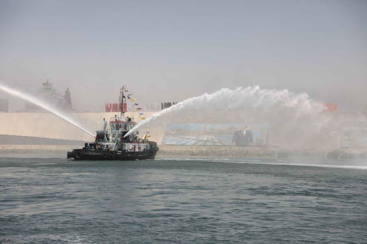 Süveyş Kanal İdaresi Başkanı Üsame Rabi daha önce yaptığı açıklamada tazminat miktarını 916 milyondan 550 milyon dolara kadar indirdiklerini duyurmuştu.