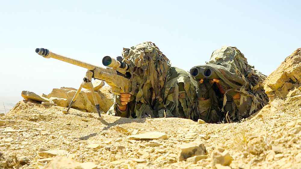 Keskin nişancıların da hedefleri nokta atışıyla imha ettiği tatbikatta, temsili hedeflere top, havan topu ve füzelerle atış yapıldı.