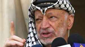 <p><strong>İSRAİL'İ TANIMA KARARI</strong></p>
<p><br />Arafat’ın Filistin mücadelesindeki en kritik dönüm noktalarından biri, belki de İsrail'i tanıma kararı oldu.</p>
<p>Birleşmiş Milletler Genel Kurulu'nda 1988'de yaptığı konuşmada Arafat, FKÖ'nün İsrail'in "var olma hakkını tanıdığını" ilan etti.</p>