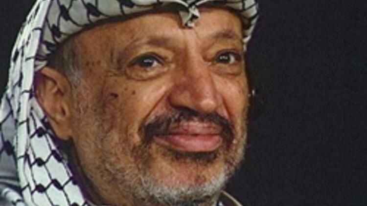 <p>Devrimci fikirlere sahip Arafat, resmi adı "Hareket Tahrir el-Vatani el-Filistini" olan hareketinin etki alanını genişletmek için Cezayir'de bir ofis açtı.</p>
<p>Sosyal demokrasi ve seküler Arap milliyetçiliği temelinde bir direniş hareketi olan Fetih, Filistin’in İsrail işgaliyle mücadelesinde etkin rol oynadı.</p>