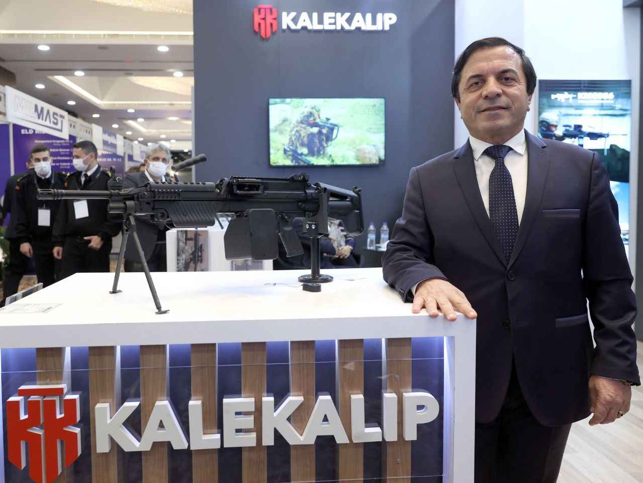 <p>Akkoç, makineli tüfeği dünya piyasasına da çıkarmayı hedeflediklerinin altını çizerek, 3,5 yılda 12 çeşit ürün ürettiklerini ve ağustos ayından sonra 20'den fazla ülke ile görüşmelere başladıklarını dile getirdi.</p>