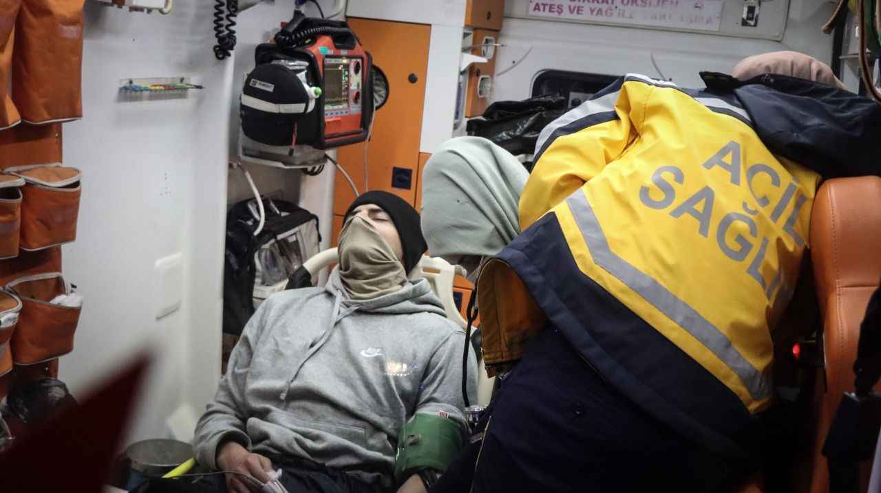 <p>Alınan bilgiye göre, Antalya'dan Bursa'ya gelen Yusuf Sepehizade (21) dün öğle saatlerinde Uludağ'a doğru yürüyüşe çıktıktan sonra ani sis bastırması sonucunda kayboldu.</p>