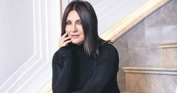 <p>Sibel Can'ın Nakkaştepe, Bodrum, Levent ve Beykoz başta olmak üzere çok sayıda yerde 50'ye yakın dairesi bulunuyor. Ünlü sanatçı aynı zamanda Miami'de trilyonluk bir villanın da sahibi.</p>