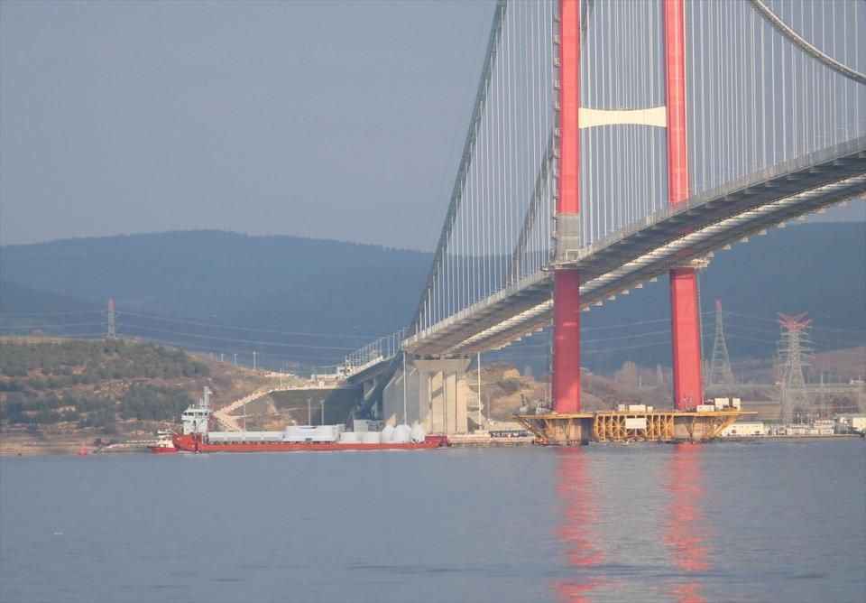 <div class="gallery-item-header">
<p>1915 Çanakkale Köprüsü inşallah bu topraklara, bu milletin geleceğine büyük bir armağan olsun. 1915 Çanakkale Köprüsü, Çanakkale Boğazı'nın gerdanlığı haline gelecek ve çok yakışacak" diye konuştu.</p>
</div>