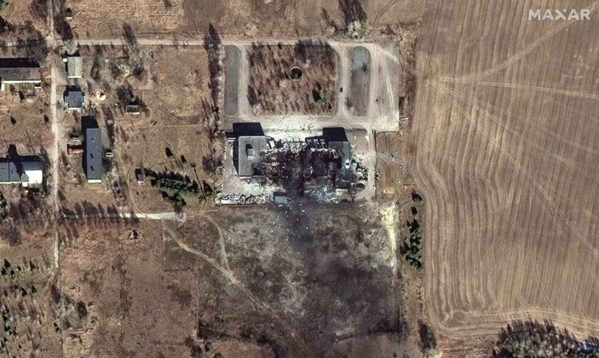 <p>Söz konusu fabrikanın yakından görüntüsü.</p>
<p>Fabrikanın kullanamaz hale geldiği açık bir şekilde görülüyor.</p>