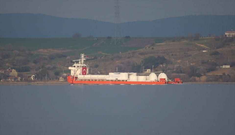 <p><span>İmalatları ve deneme çatımları Çimtaş Çelik'te tamamlanan bu yapılar, bugün Gemlik Limanı'ndan GMK-1 gemisi ile Çanakkale'ye sevk edildi.</span></p>