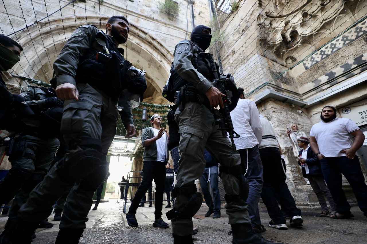 Fanatik Yahudilerden İsrail'in kuruluş günü bahanesiyle Mescid-i Aksa'ya baskın