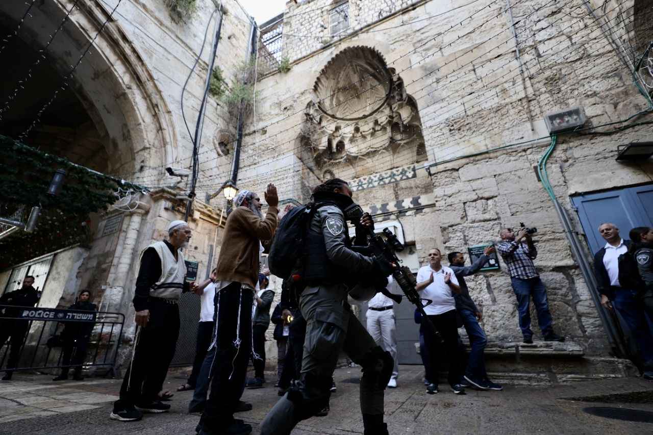 <p>                          </p>