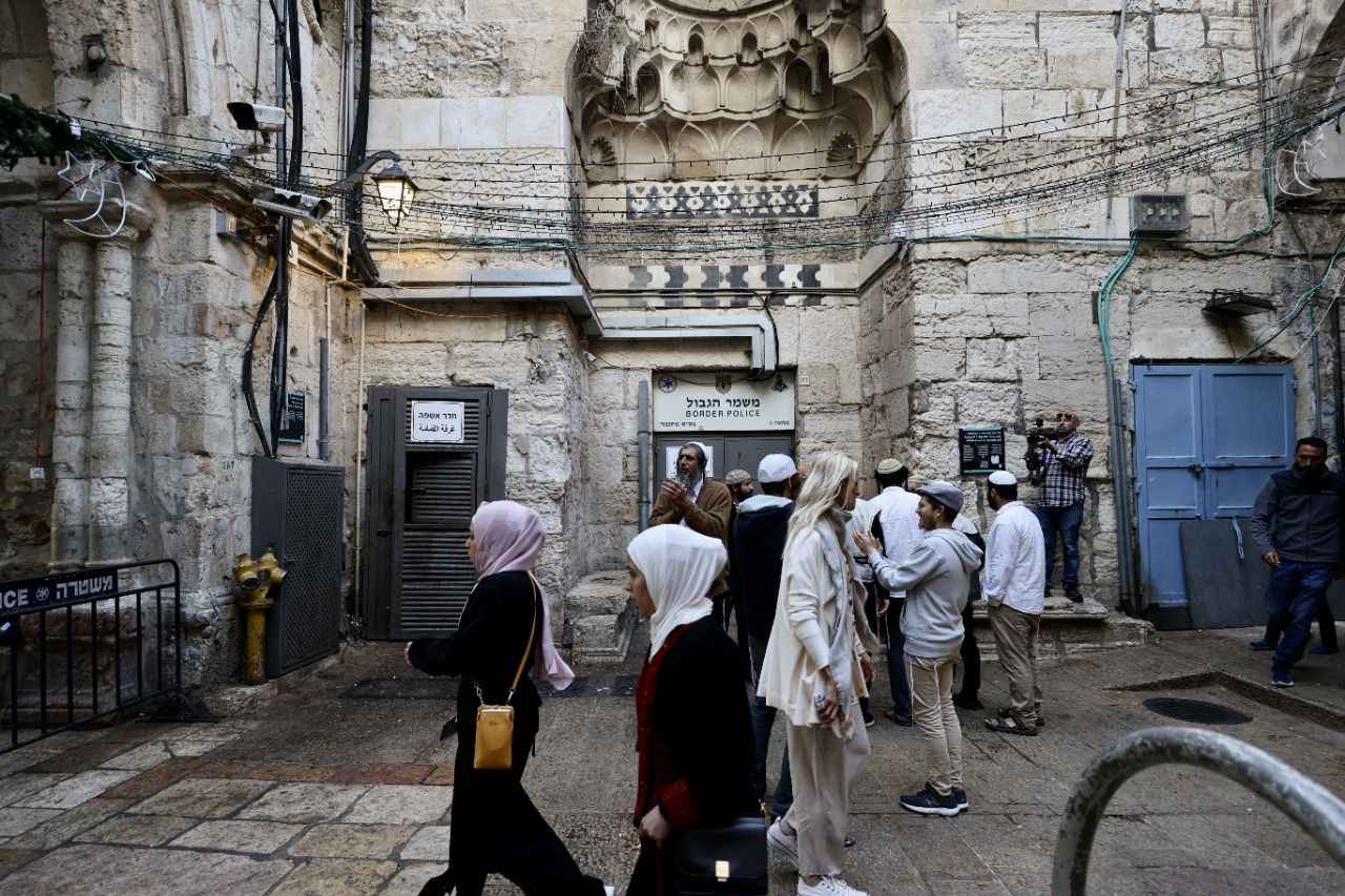 <p>                 </p>