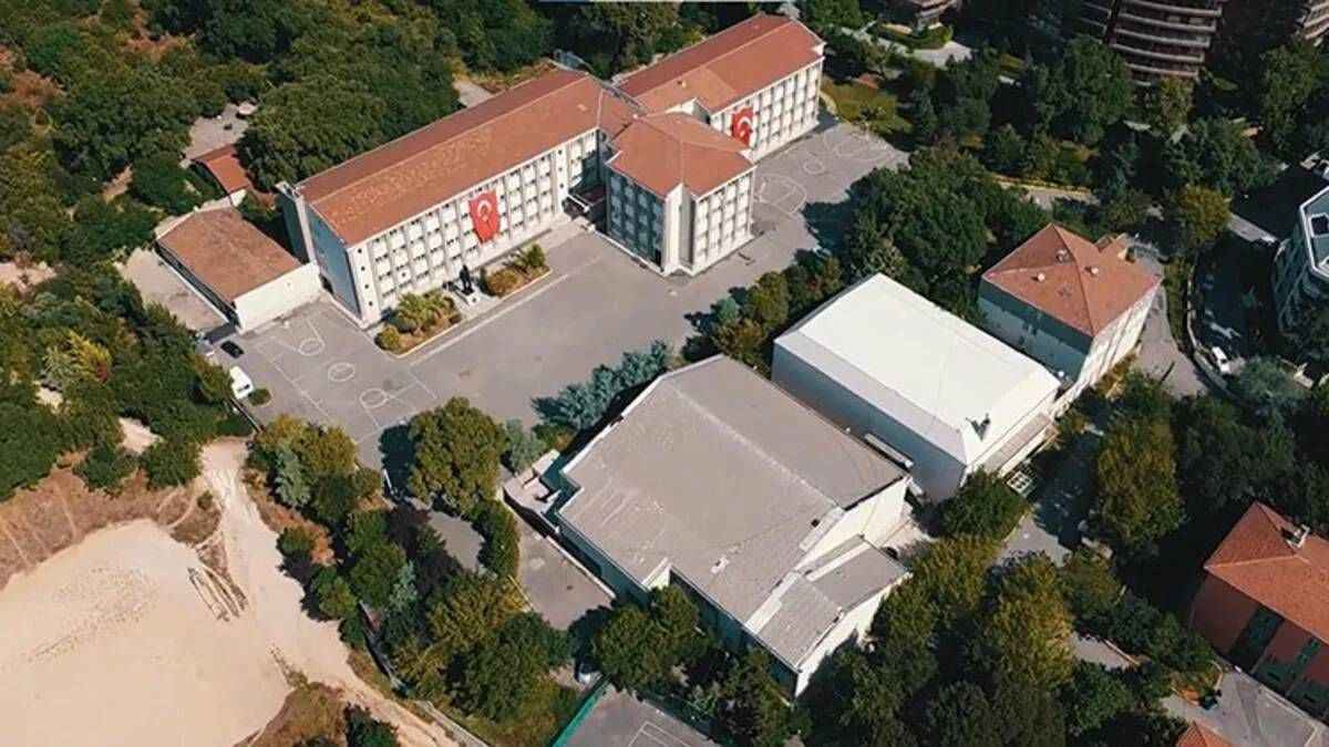 <table>
<tbody>
<tr style="height: 48px;">
<td>11</td>
<td></td>
<td>İSTANBUL / ÜSKÜDAR / Haydarpaşa Lisesi</td>
<td>480,3696</td>
<td>1,04</td>
</tr>
<tr style="height: 48px;">
<td>12</td>
<td></td>
<td>İSTANBUL / KARTAL / Kartal Anadolu İmam Hatip Lisesi</td>
<td>478,7574</td>
<td>1,17</td>
</tr>
<tr style="height: 48px;">
<td>13</td>
<td></td>
<td>İSTANBUL / FATİH / Vefa Lisesi</td>
<td>477,5838</td>
<td>1,26</td>
</tr>
<tr style="height: 48px;">
<td>14</td>
<td></td>
<td>İSTANBUL / BAHÇELİEVLER / Adnan Menderes Anadolu Lisesi</td>
<td>477,3611</td>
<td>1,29</td>
</tr>
<tr style="height: 48px;">
<td>15</td>
<td></td>
<td>İSTANBUL / BÜYÜKÇEKMECE / Şehit Münir Alkan Fen Lisesi</td>
<td>477,2342</td>
<td>1,3</td>
</tr>
<tr style="height: 48px;">
<td>16</td>
<td></td>
<td>İSTANBUL / KARTAL / Burak Bora Anadolu Lisesi</td>
<td>476,41</td>
<td>1,37</td>
</tr>
</tbody>
</table>