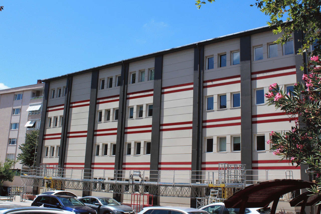 <table>
<tbody>
<tr>
<td>7-) İSTANBUL / ÜSKÜDAR / Hüseyin Avni Sözen Anadolu Lisesi</td>
<td>487,9667</td>
<td>0,46</td>
</tr>
</tbody>
</table>