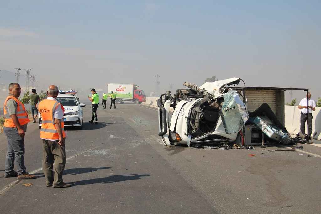 Hatay'da zincirleme trafik kazası: 10 yaralı