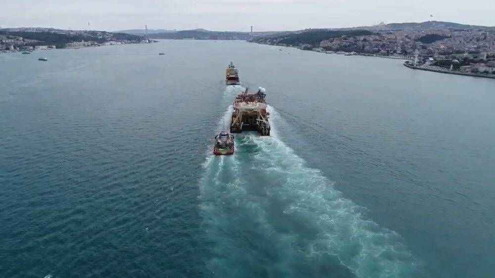 "Castoro 10" İstanbul Boğazı'ndan geçti