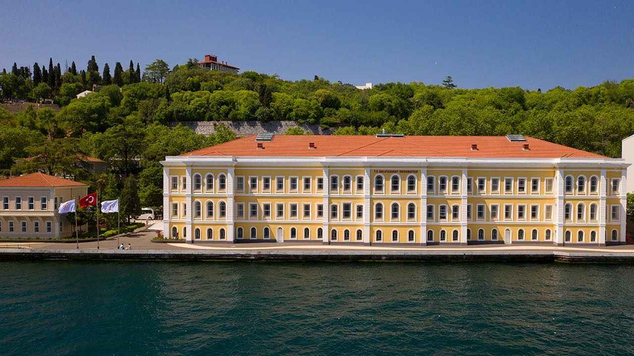 <p><strong>İSTANBUL / BEYOĞLU /  <a href="https://www.dirilispostasi.com/haberleri/galatasaray" class="tag-link" title="Son dakika Galatasaray haberleri" target="_blank">Galatasaray</a> Üniversitesi Galatasaray Lisesi</strong></p>
<p>Puan: </p>
<table>
<tbody>
<tr>
<td>500</td>
<td>0,01</td>
</tr>
</tbody>
</table>