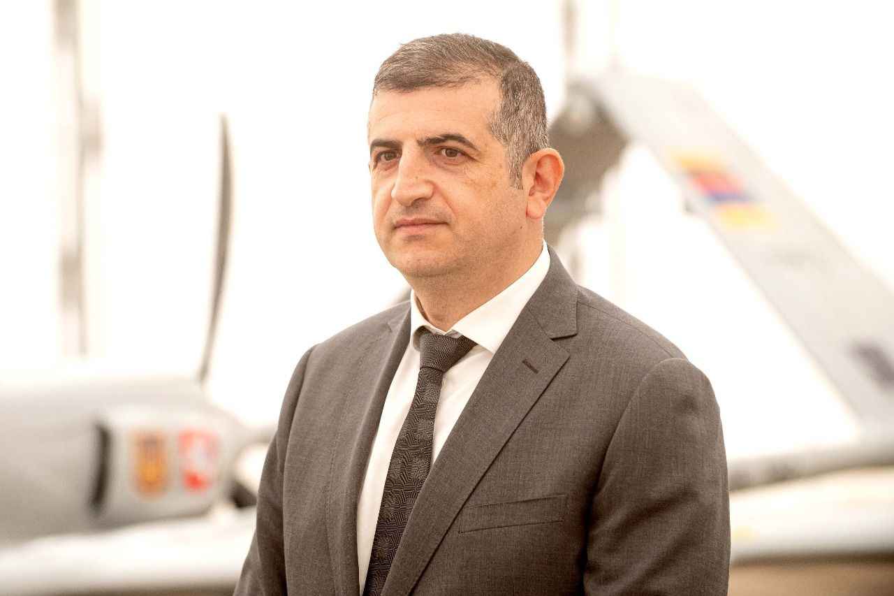 <p>Bayraktar, kampanyayı organize eden Laisves TV'ye yaptığı konuşmada, "Yüz binlerce Litvanyalının gönüllü olduğu bu kampanyadan çok etkilendik. Şirket olarak bir şeyler yapmak istedik. Bayraktar TB2'yi ücretsiz vermek, Litvanyalıların dayanışmasına katkıda bulunmak istedik." dedi.</p>