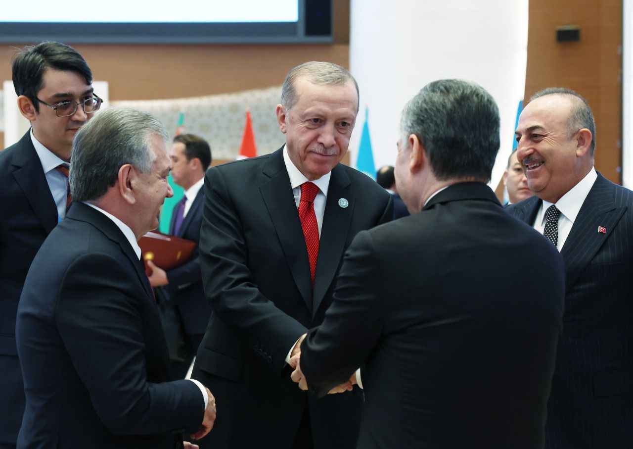 Türk devletleri zirvesinde samimi sohbet