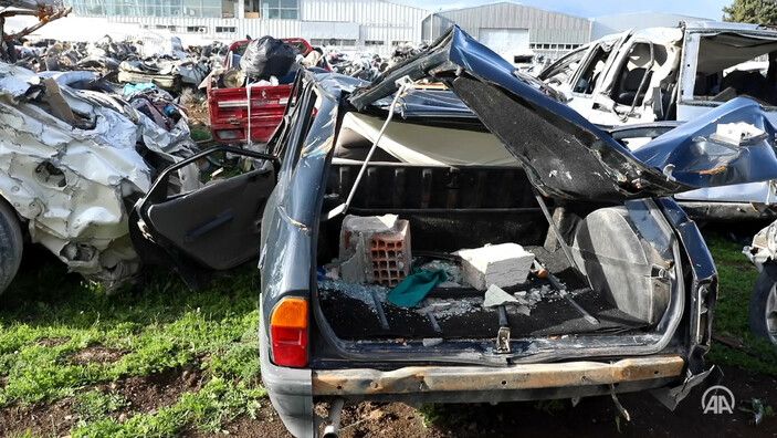 <p><span>Asrın felaketinden en fazla etkilenen illerden  <a href="https://www.dirilispostasi.com/haberleri/hatay" class="tag-link" title="Son dakika Hatay haberleri" target="_blank">Hatay</a>'da, binlerce insana mezar olan binaların enkaz kaldırma çalışmaları sürüyor.</span></p>