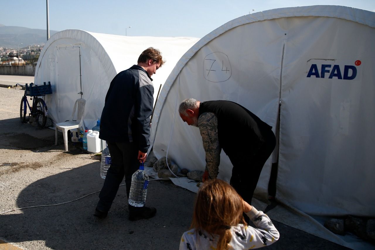 <p><span>Girst, depremzedelerin yaralarının sarılmasına katkı sağlamak arzusuyla mart ayı ortasında Münih'ten uçakla Gaziantep'e geldi.</span></p>