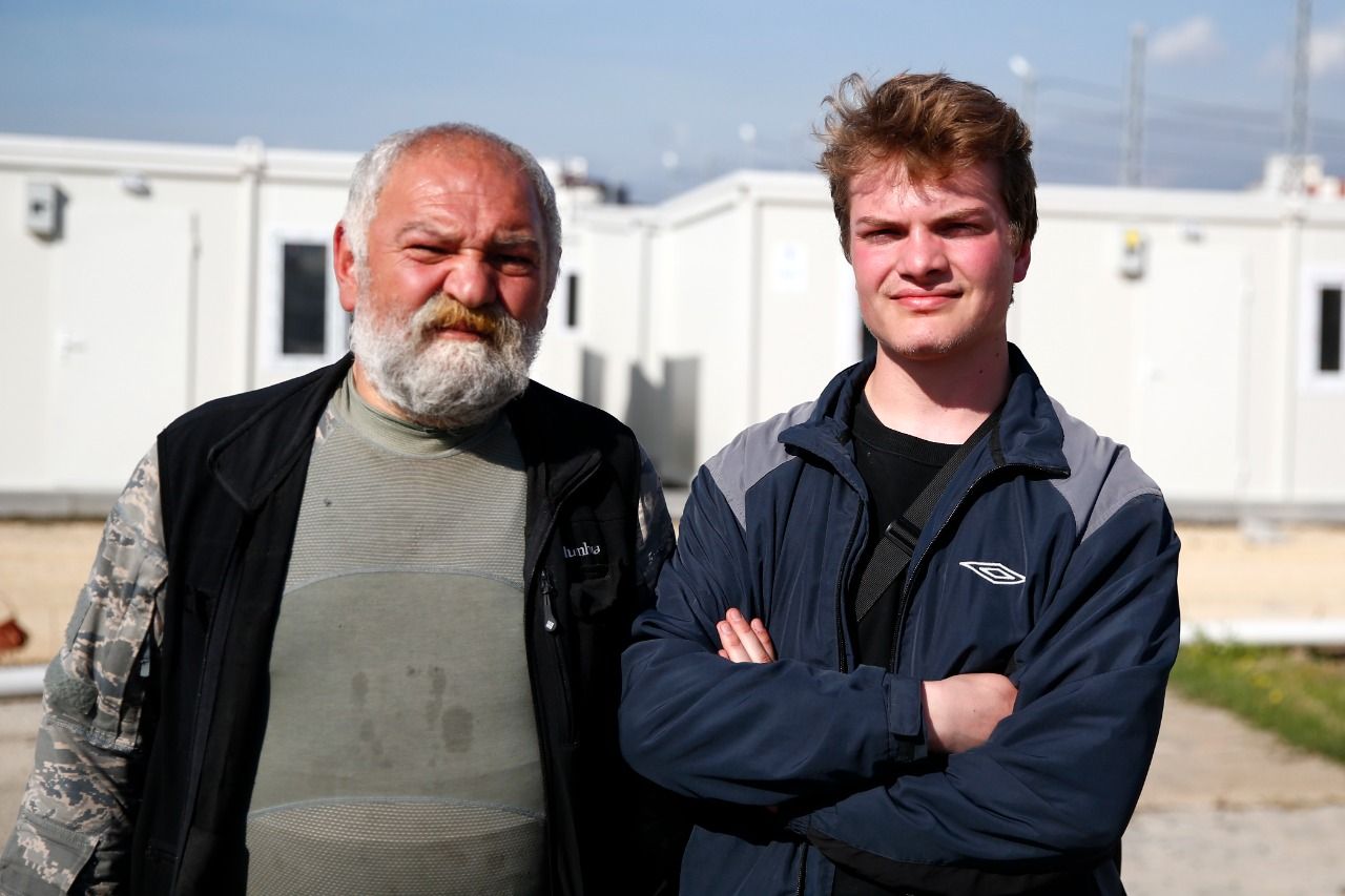 <p><span> <a href="https://www.dirilispostasi.com/haberleri/erdogan" class="tag-link" title="Son dakika Erdoğan haberleri" target="_blank">Erdoğan</a>, depremin ilk gününden beri sahada olduklarını, ilk haftalarda arama kurtarma çalışmalarına da  <a href="https://www.dirilispostasi.com/haberleri/destek" class="tag-link" title="Son dakika Destek haberleri" target="_blank">destek</a> sunduklarını anlatarak, "Arama kurtarma çalışmalarının ardından turist rehberleri odası olarak organizasyon becerimiz olduğu için yardım işine yöneldik. Bölgedeki vatandaşların veya arama kurtarma ekiplerinin ihtiyaçlarını gidermeye çalıştık." ifadelerini kullandı.</span>  </p>