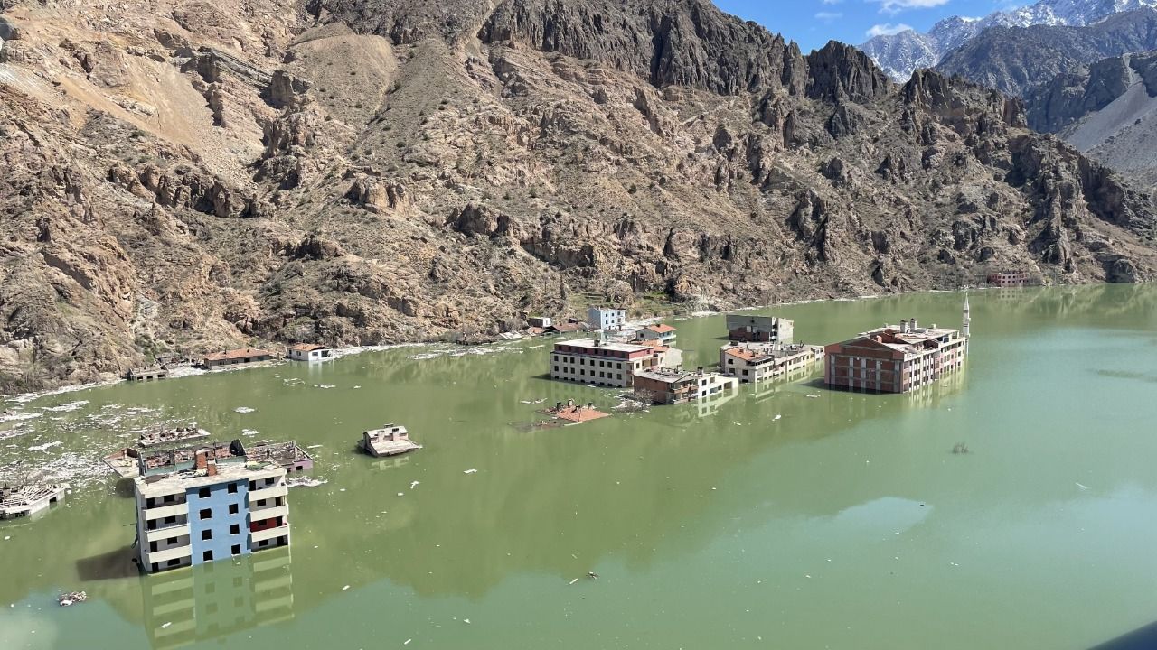 Yusufeli Barajı'nda su yüksekliği 100 metreyi geçti