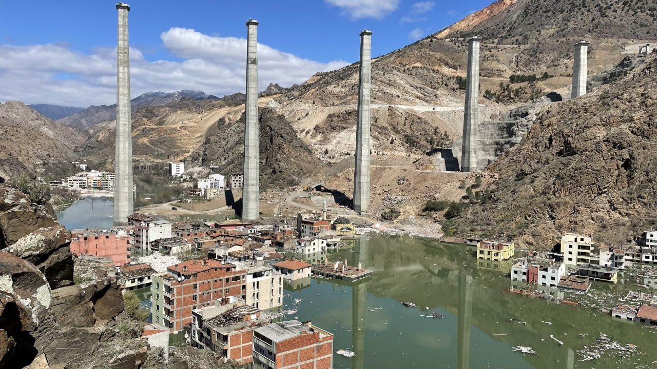 Yusufeli Barajı'nda su yüksekliği 100 metreyi geçti