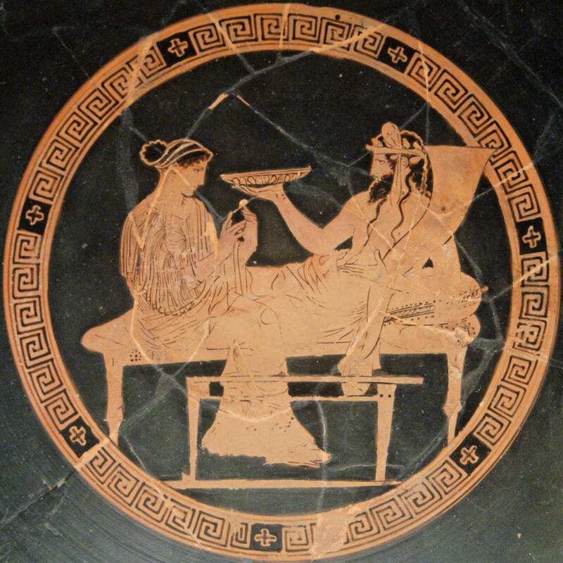 Hades ve Persephone'yi tasvir eden eski bir Yunan vazosu.