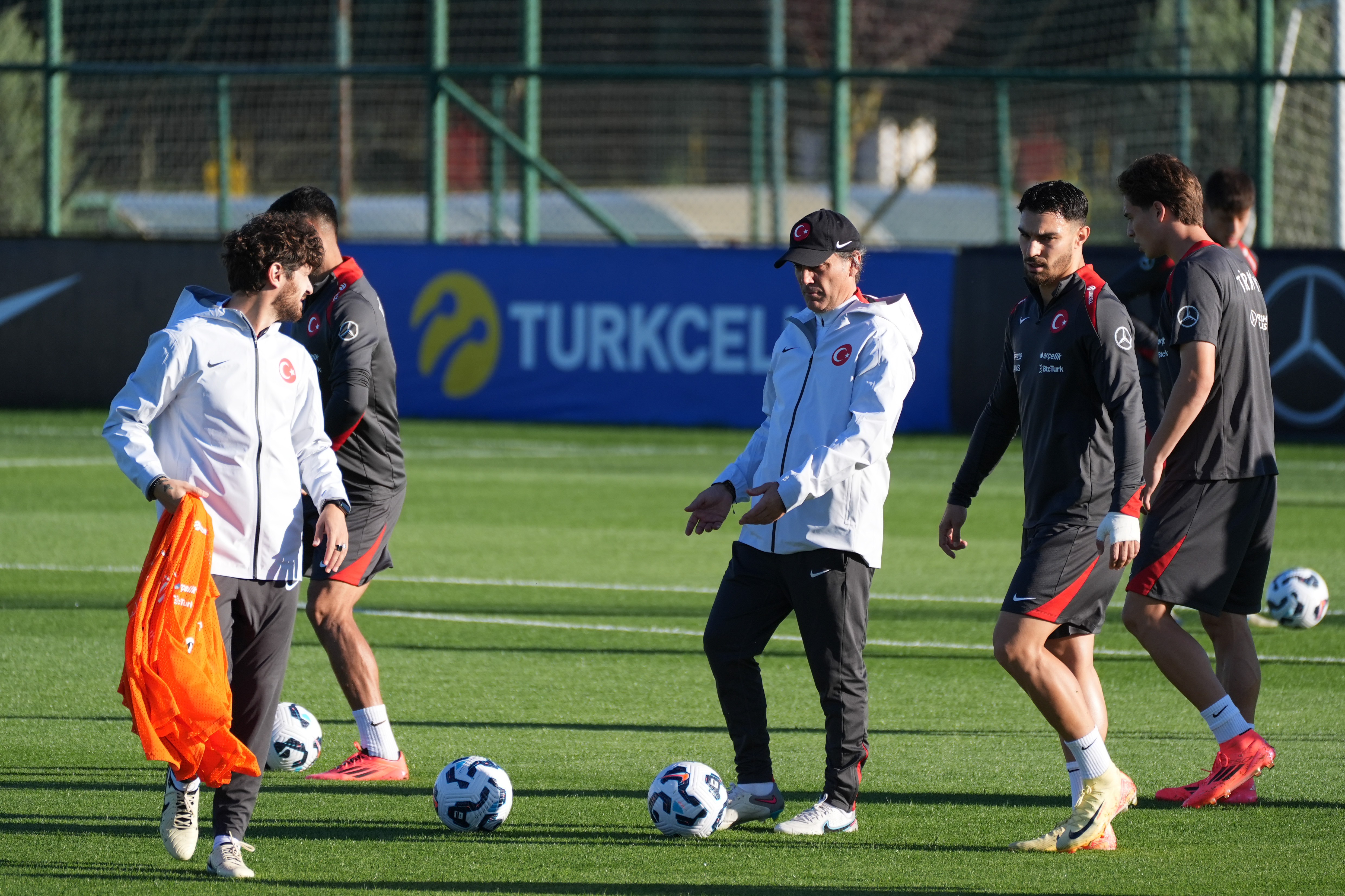 A Milli Futbol Takımı, Karadağ'ı Konuk Ediyor (1)