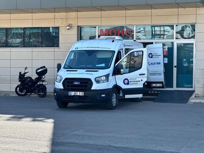 Antalya’da Balık Tutmak Için Gittiği Kayalıklarda Hayatını Kaybetti (4)