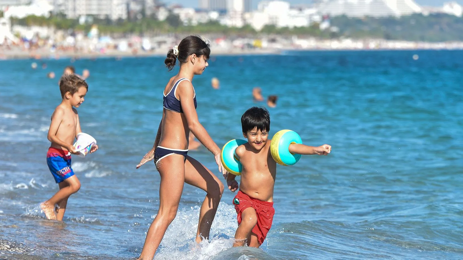 Ekim Ayında Deniz Keyfi Antalya'da Sıcaklık 30 Dereceye Dayandı3