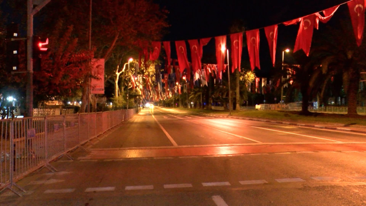 İstanbul'da Bazı Yollar Trafiğe Kapatıldı3