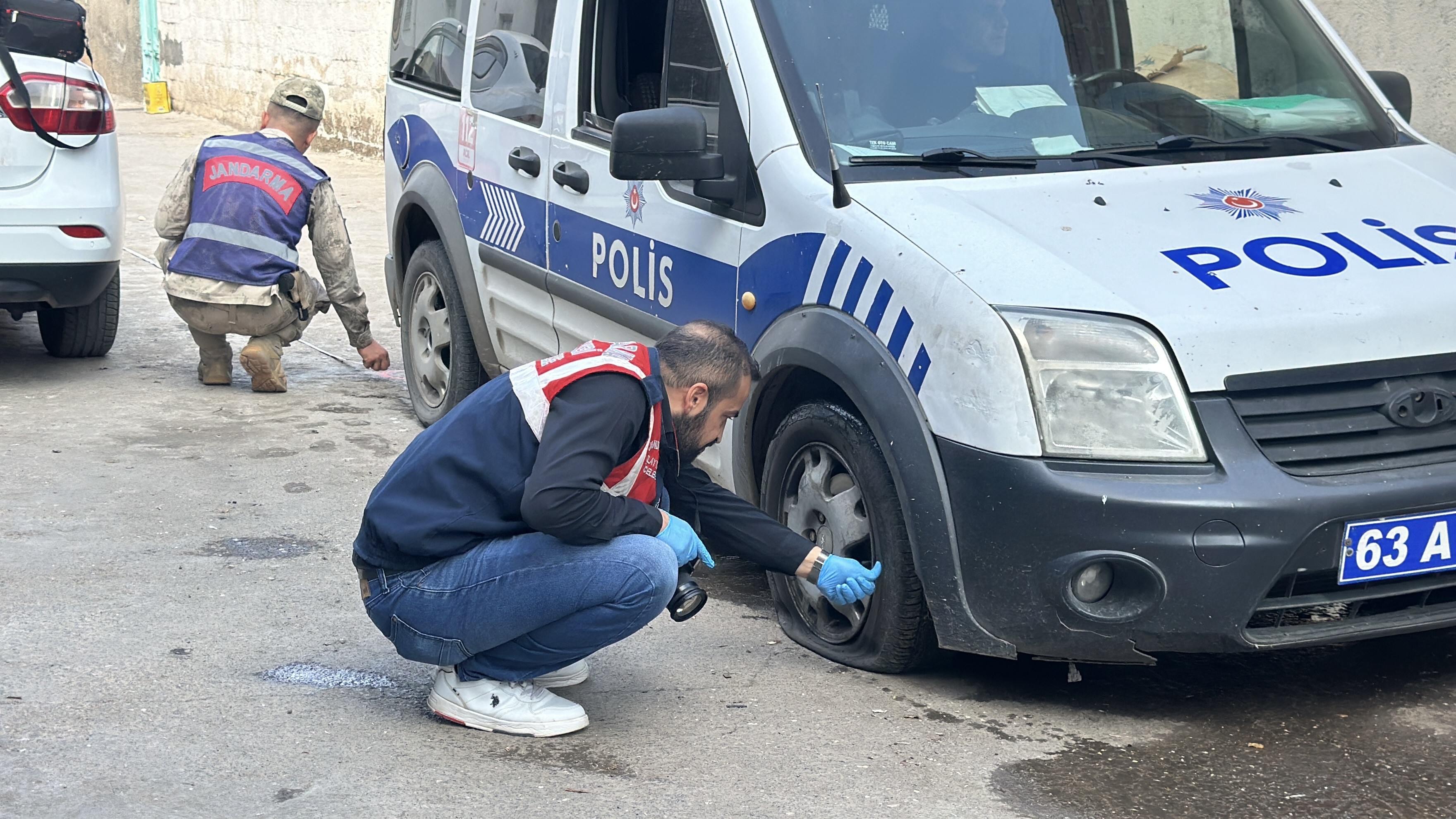 Şanlıurfa'da Polis Ekiplerine Silahlı Saldırı (2)