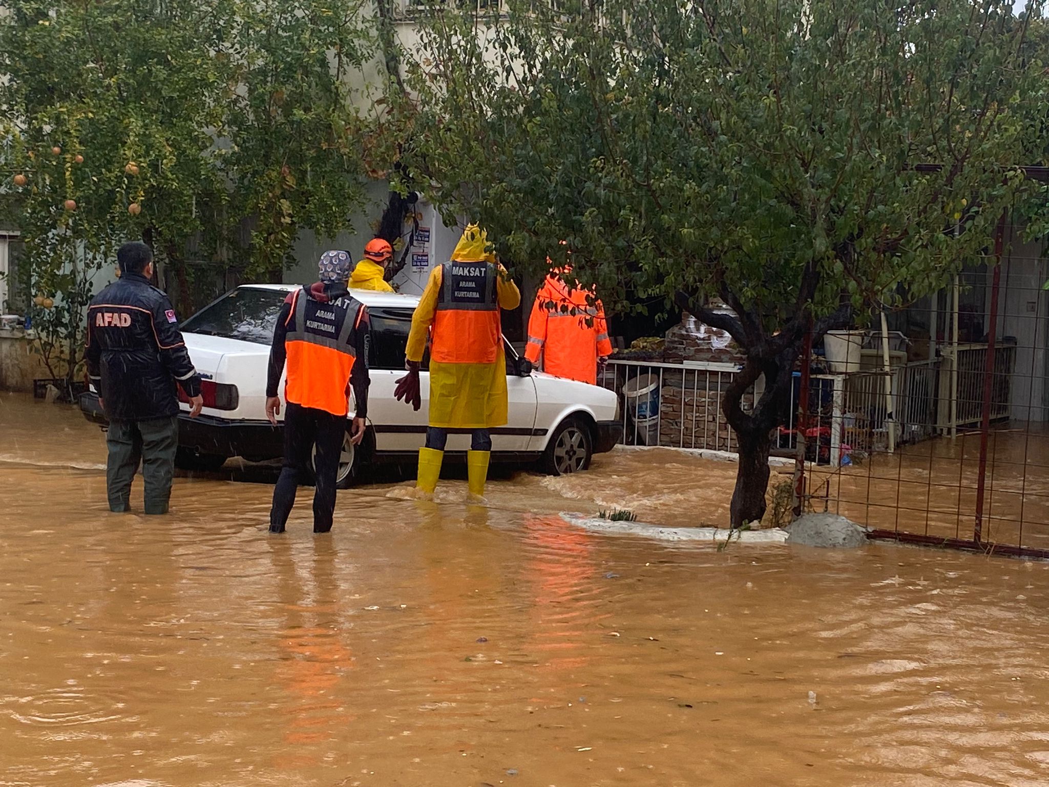 Antalya'da Sağanak! 403 Kişi Mahsur Kaldı (4)