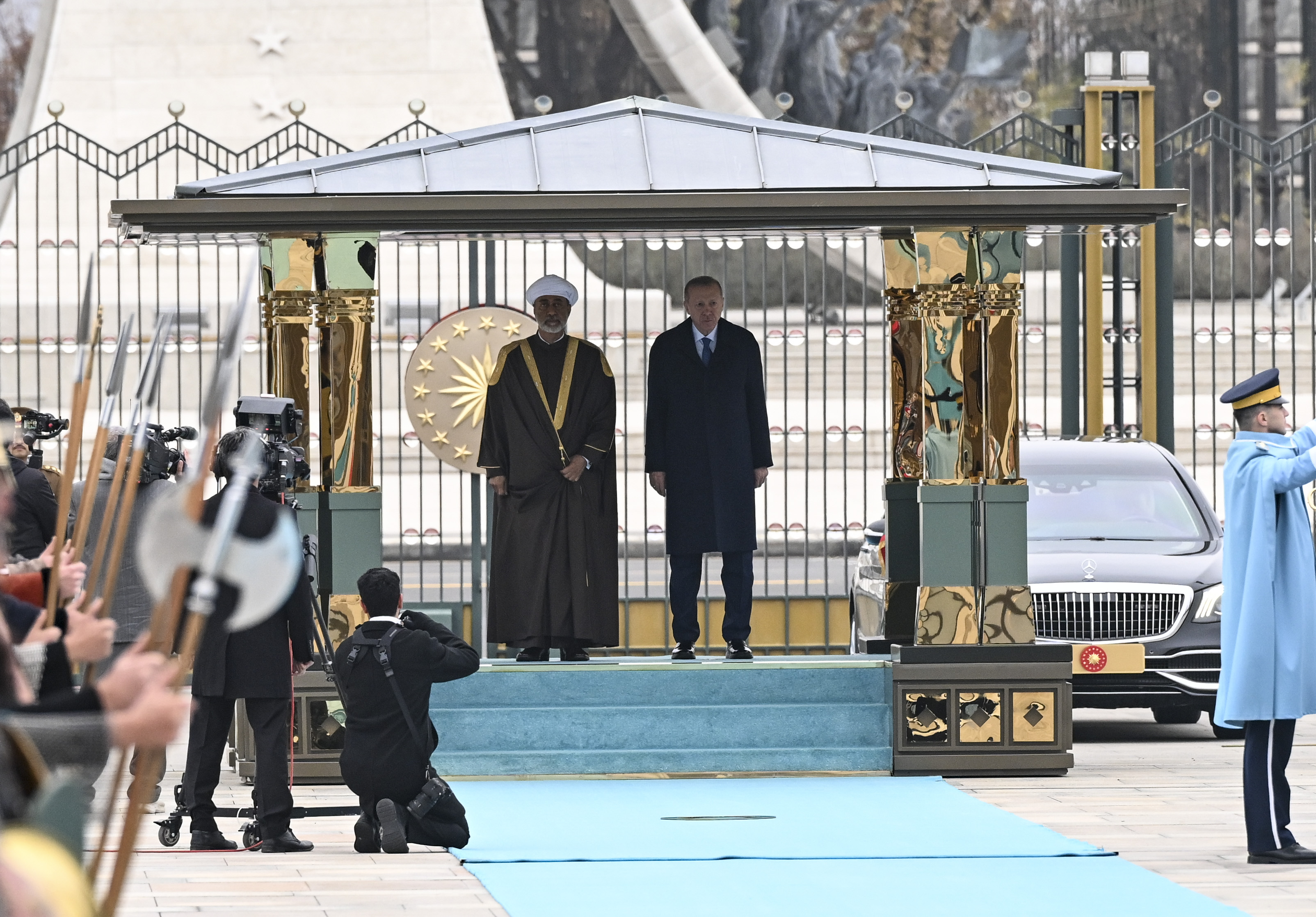 Cumhurbaşkanı Erdoğan, Umman Sultanı Heysem Bin Tarık'ı Karşıladı (1)