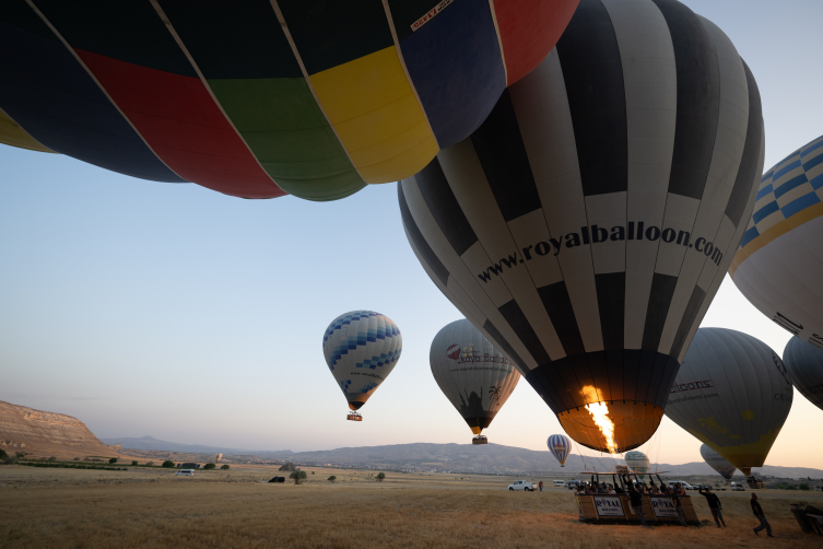 Kapadokya'da Balon Pilotların Zorlu Mesaisi3