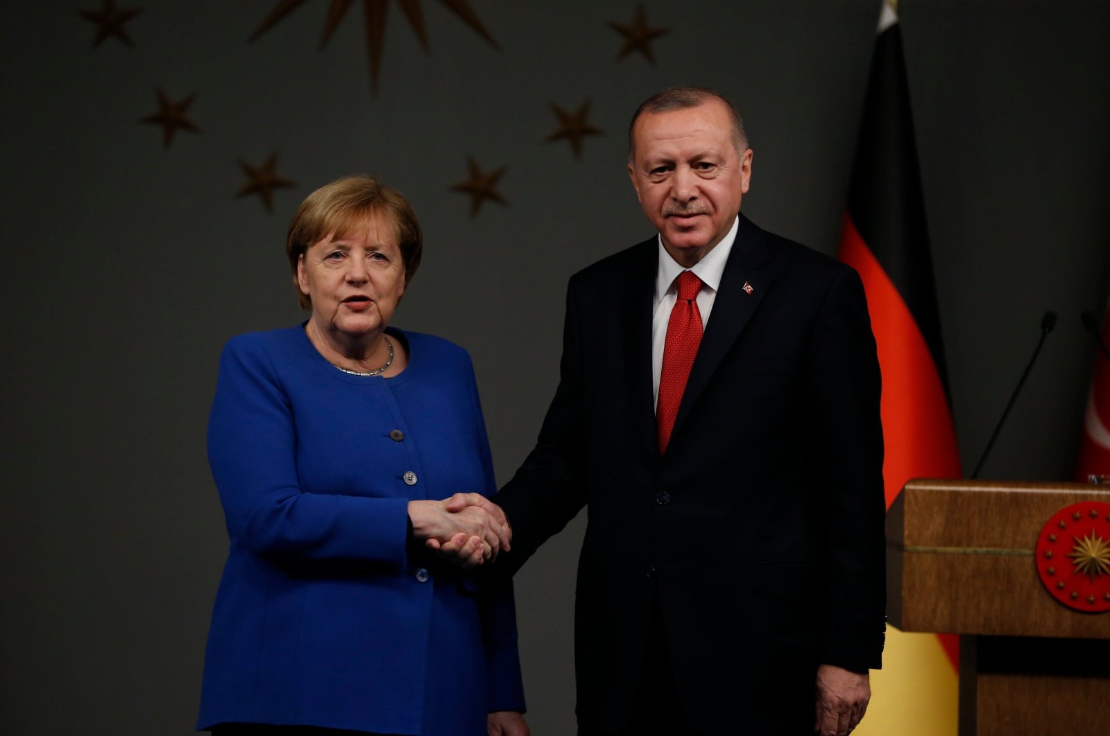 Merkel'in Anılarında Tartışmalı Fotoğraf Erdoğan'ın Karşısında Hükümdar Gibi Sindiğim Yazıldı2