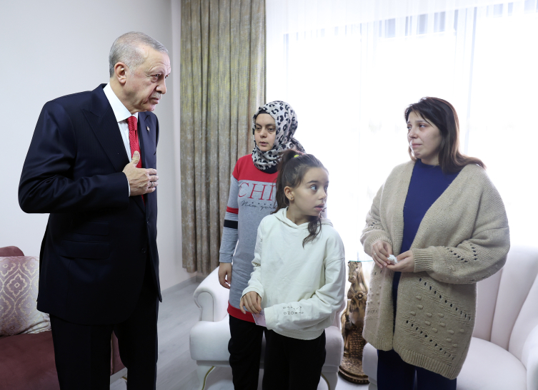 Erdoğan'dan, Mühimmat Fabrikası Patlamasında Ölenlerin Ailelerine Ziyaret2