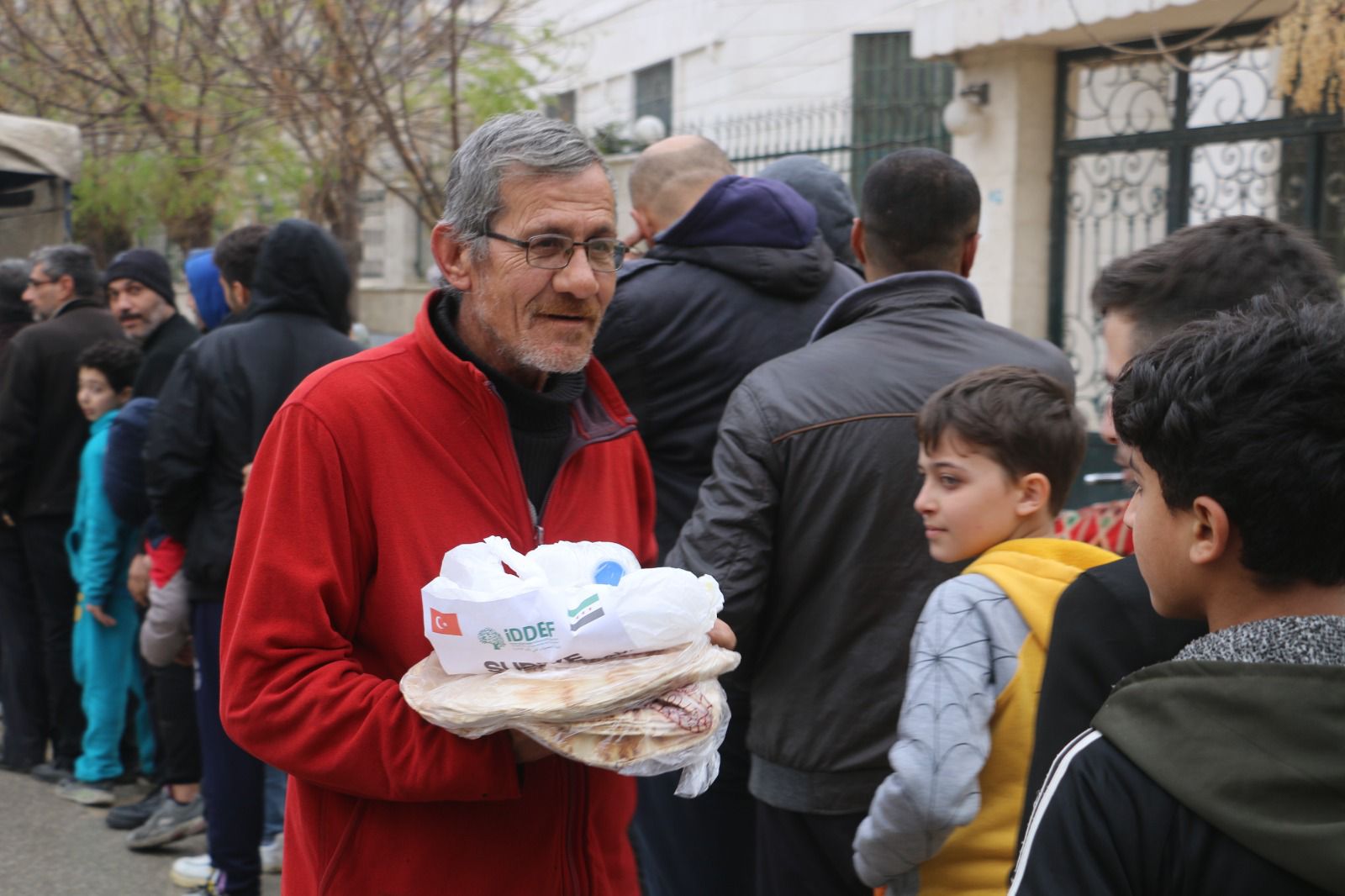 İddef, Cilvegözü’nden Şam’a Kadar Yardım Yapıyor (6)