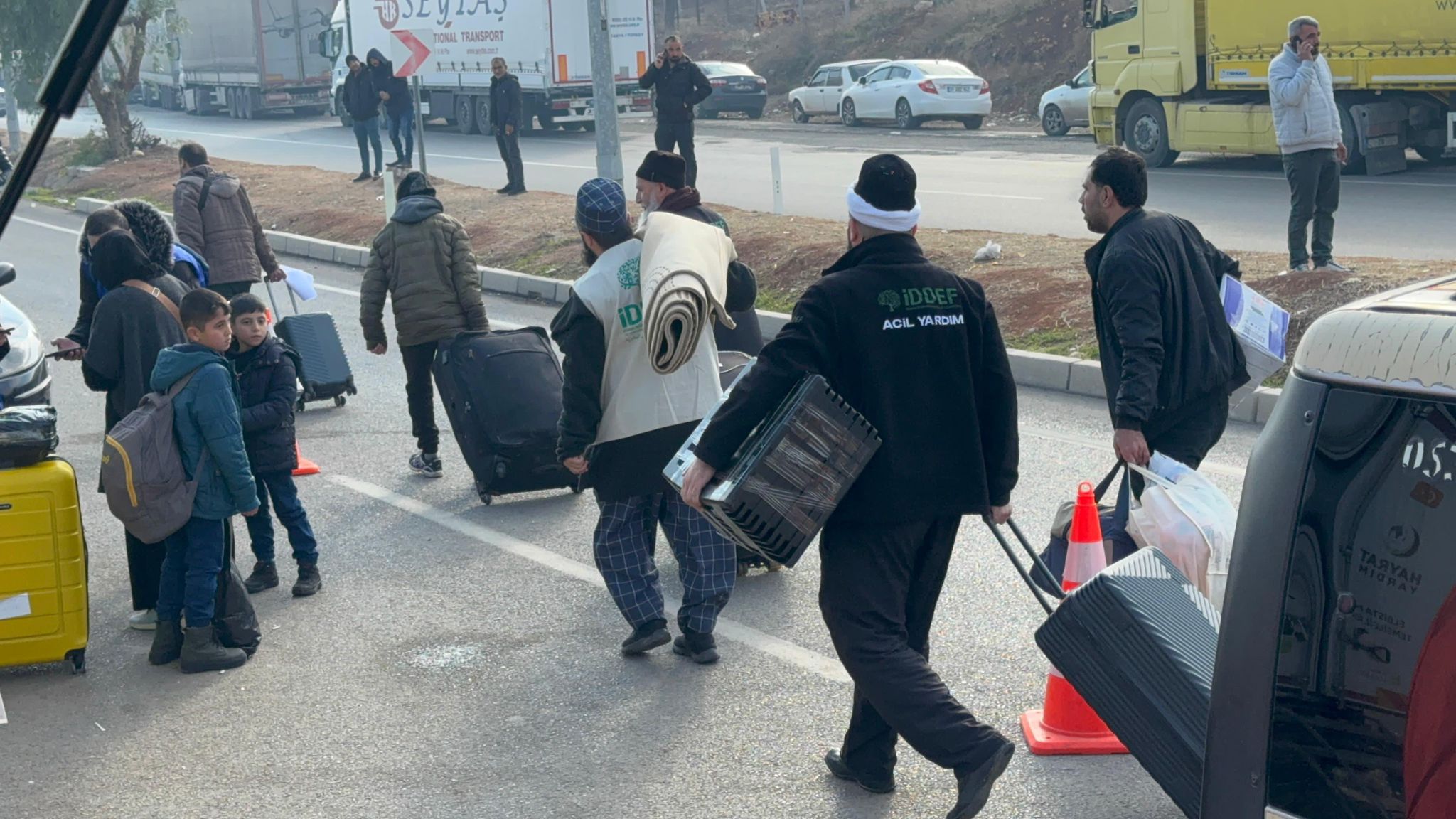 İddef, Cilvegözü’nden Şam’a Kadar Yardım Yapıyor (7)