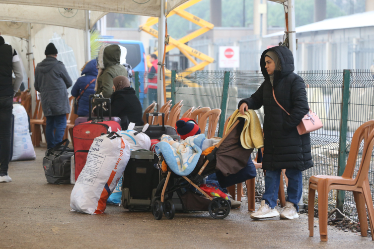 Suriyelilerin Ülkelerine Dönüşü Sürüyor Türkiye'yi Unutamayız2