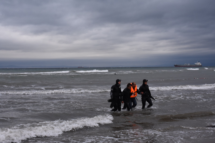 Tekirdağ'da Fırtınayla Su Alan Tekne Yan Yattı 2 Kişi Kurtarıldı3