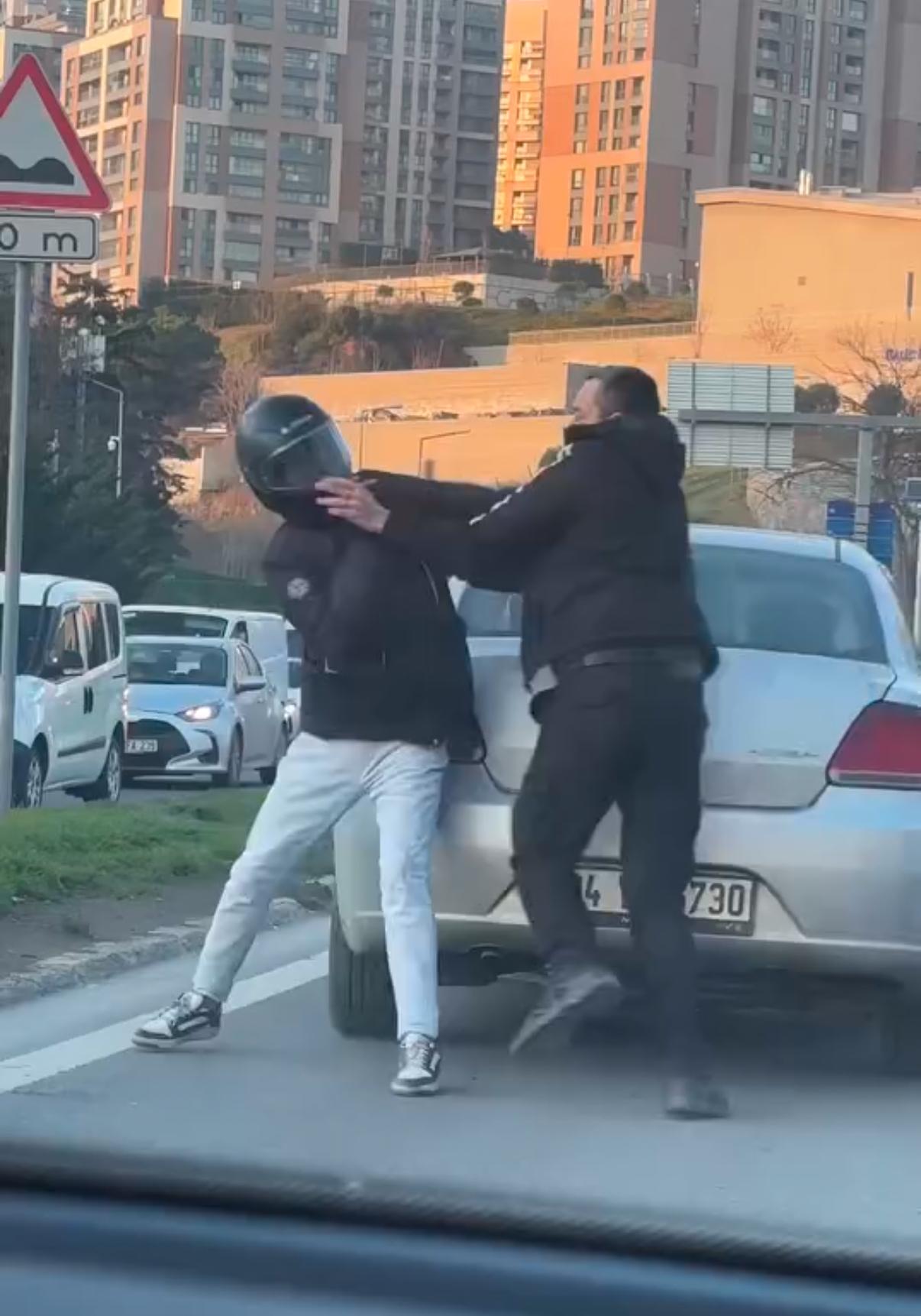 I S T A N B U L E Y U P S U L T A N D A O T O M O B I L S U R U C U S U 524222 155142