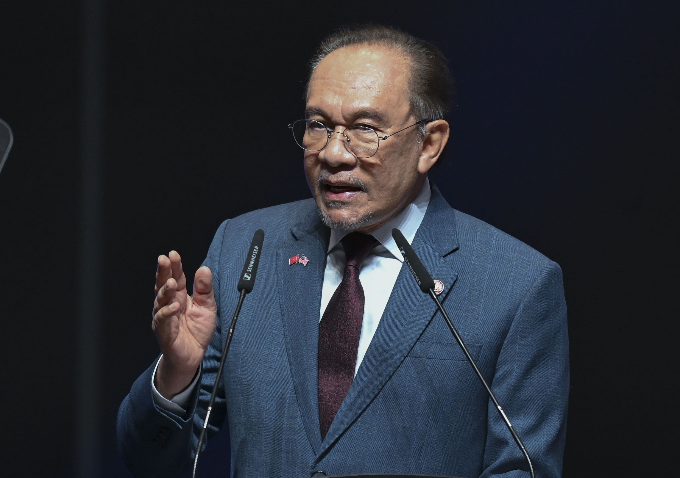 A A 20250210 37008429 37008422 C U M H U R B A S K A N I E R D O G A N M A L E Z Y A D A