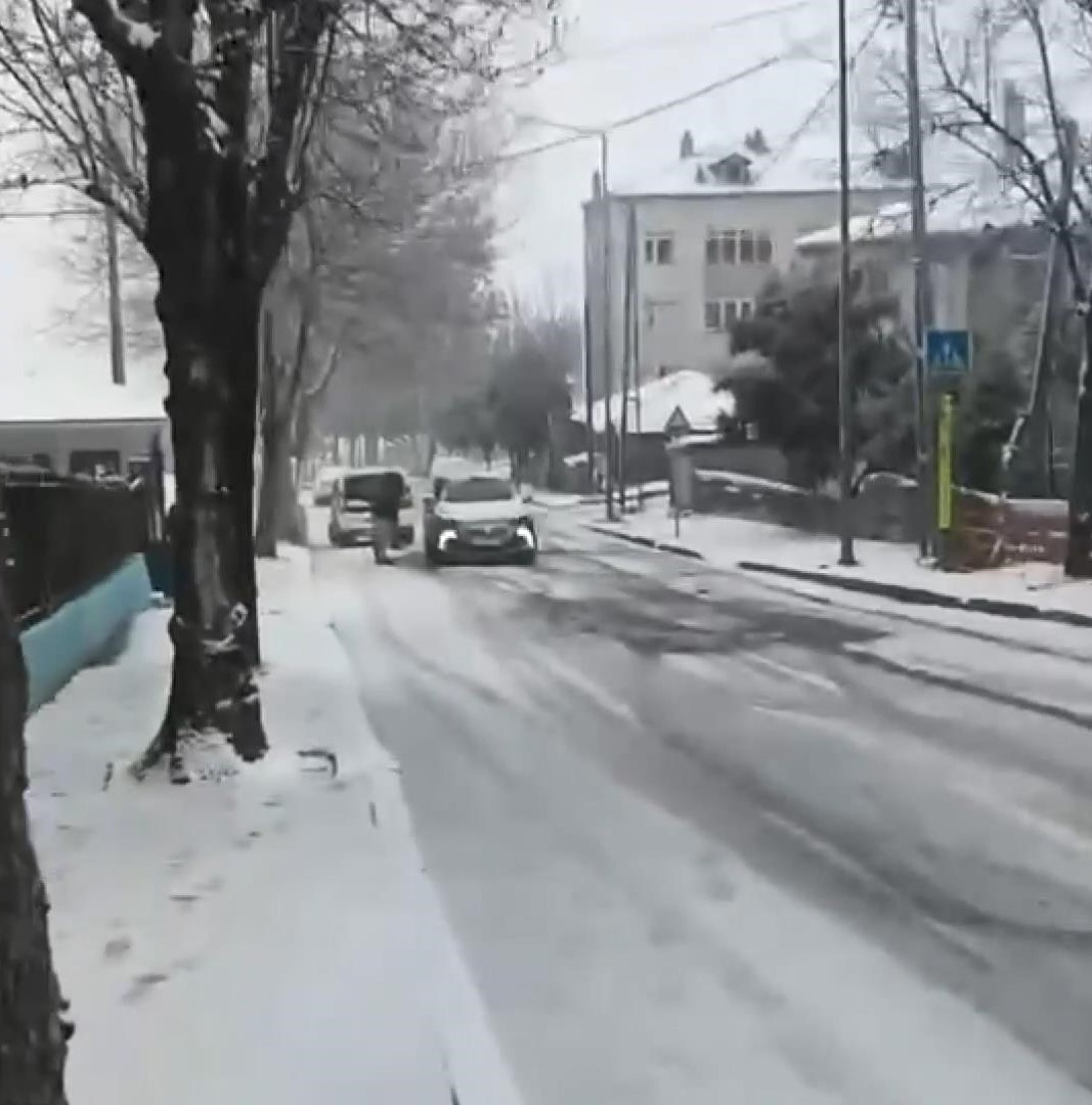 I S T A N B U L A R N A V U T K O Y B E Y L I K D U Z U V E A V C 557842 165318